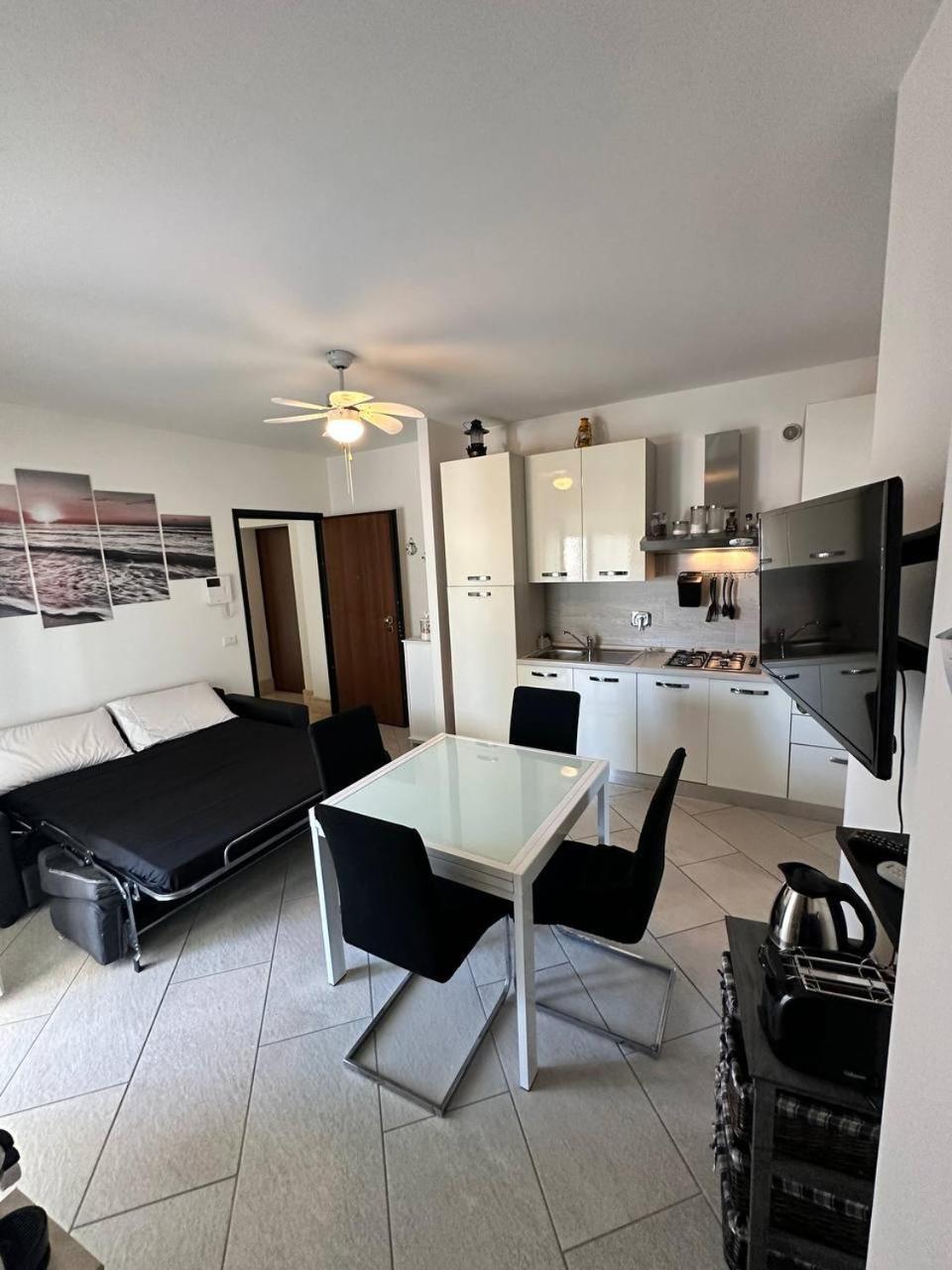 Un Passo Dal Mare Apartment Nettuno Exterior photo